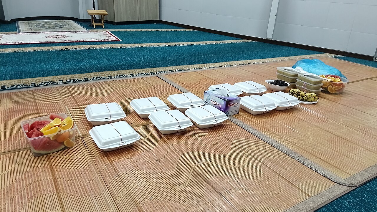 Rompre le jeûne selon la Sunnah : dattes, eau et gratitude